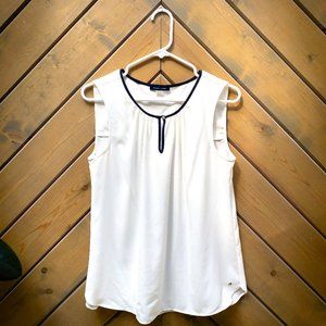 Tommy Hilfiger Women's White blouse with black trim - size M